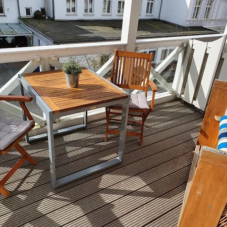 Apartament Inselliebe Ruegen Inkl Sauna Und 3h Taeglich Eintritt Ahoi Schwimmbad Sellin (Rugen)