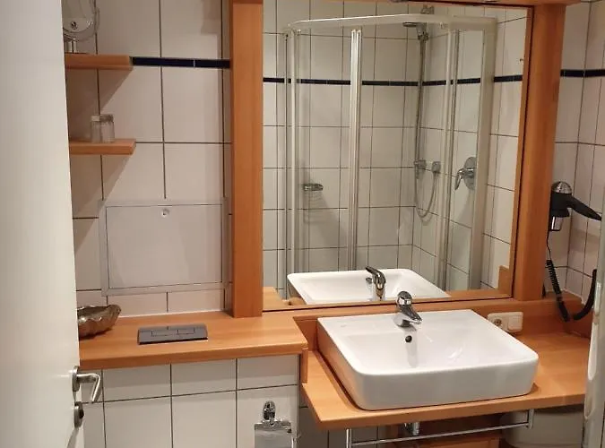 Inselliebe Ruegen Inkl Sauna Und 3h Taeglich Eintritt Ahoi Schwimmbad Appartement *